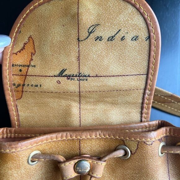 AUTHENTIC ALVIERO MARTINI BACKPACK - Picture 4 of 10